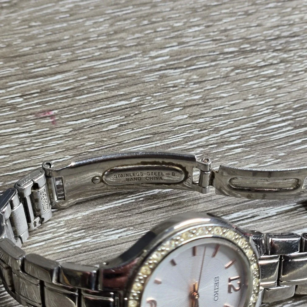 Seiko Crystal Bezel Silver Guilloche Dial Date Women's Watch 6N22-00D0 Tested